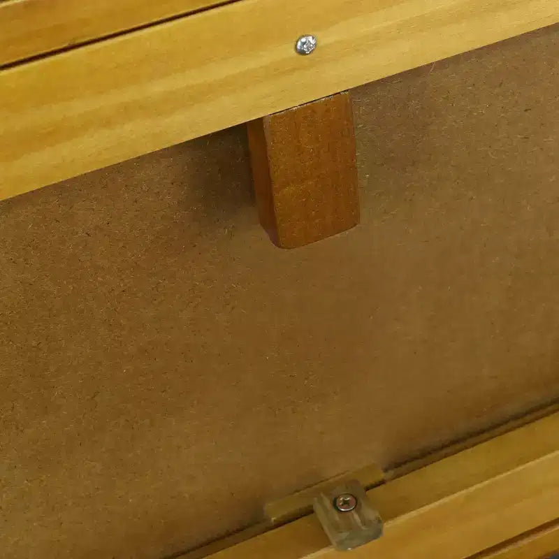 Tavolino Kennedy con cassetto a scomparsa marrone caldo: Struttura in legno massello, piano in pino, contenitore per soggiorno